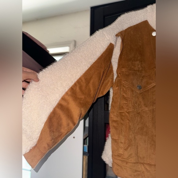 BlankNYC CATCH ME OUTSIDE Faux Suede Sherpa TRUCKER - Picture 14 of 16